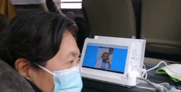 京东健康走进郑州为老人健康在线医生问诊服务.jpg