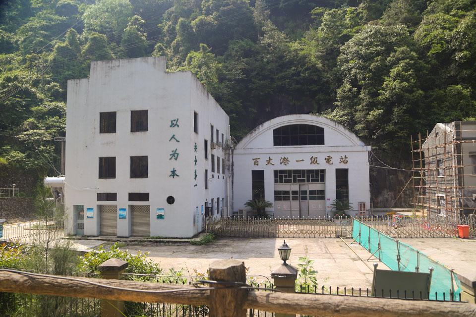 07161537o5u8.jpg